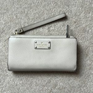 Kate spade wristlet wallet